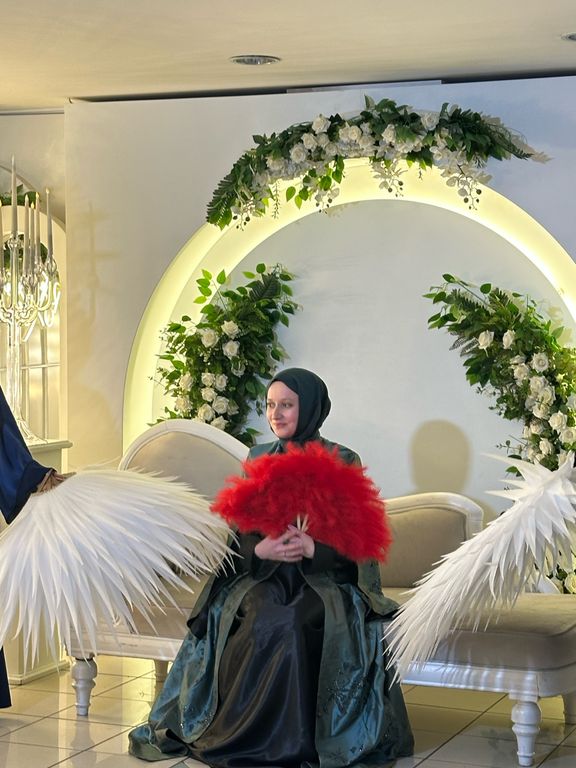 Masa Çiçek Dekorasyonu